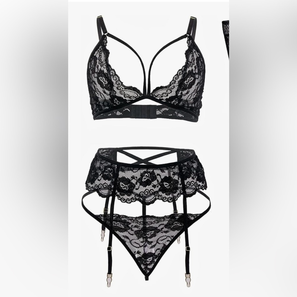 Black Lace 3-Piece Lingerie Set